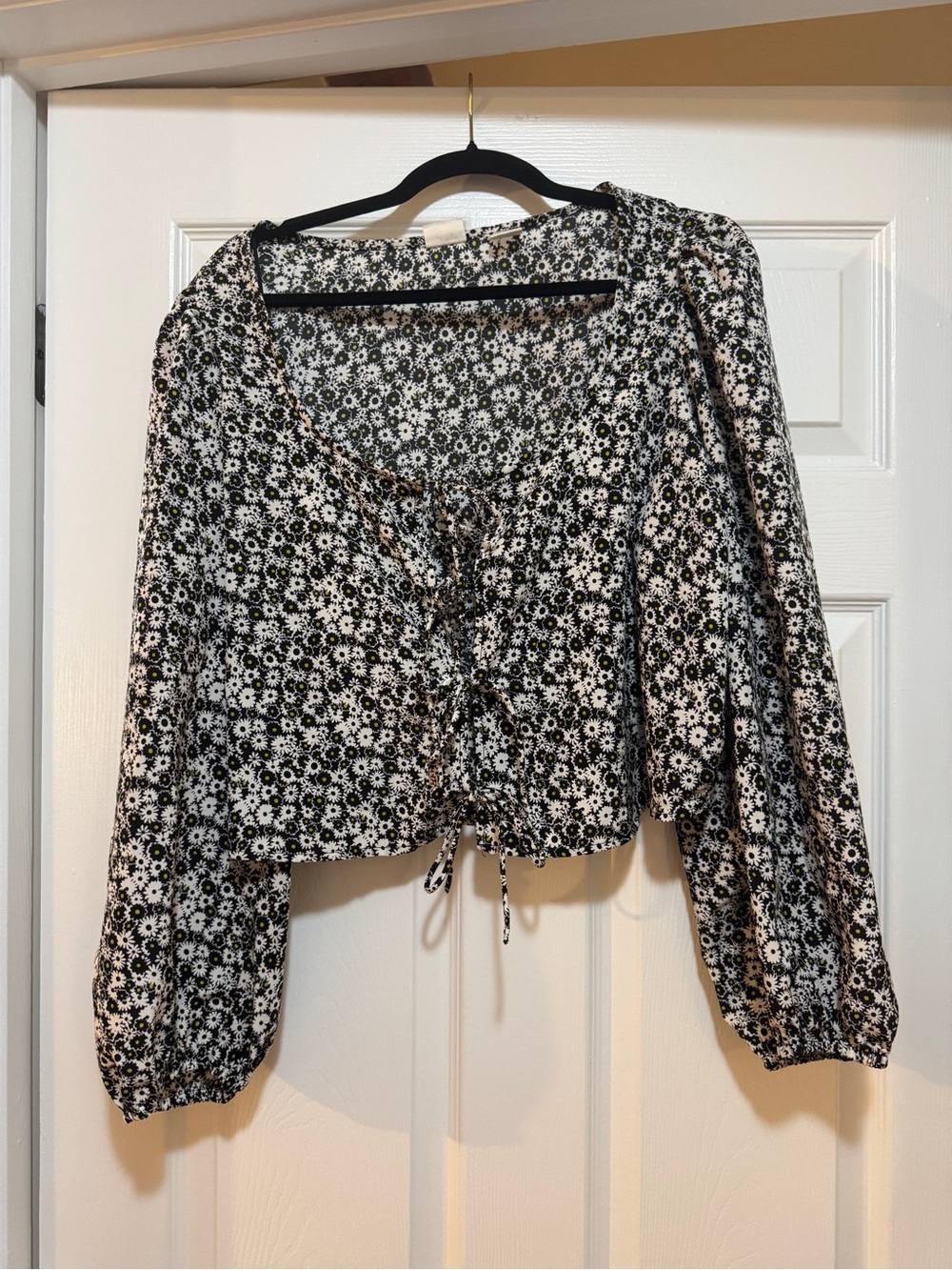 Floral Tie Front Peasant Blouse - Black & White